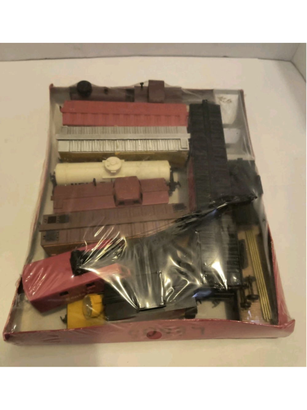 Vintage HO Scale Model Train Freight Cars & Track Layout Accessories Lot New